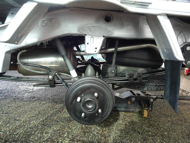 サンバートラック ＴＢ　５速マニュアル　エアコン　パワステ　運転席エアバック　純正ラジオ　ＥＴＣ　ドアバイザー　荷台ゴムマット　メッキミラーカバー　メッキグリルカバー（65枚目）