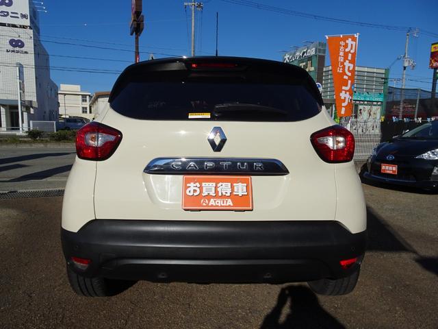 キャプチャー インテンス　ワンオーナー　プッシュスタート　カードキー　メモリナビ　フルセグＴＶ　Ｂｌｕｅｔｏｏｔｈ　ＣＤ・ＤＶＤ再生　バックカメラ　ＥＴＣ　オートクルーズ　スペアキー　バックソナー　１７インチＡＷ（8枚目）