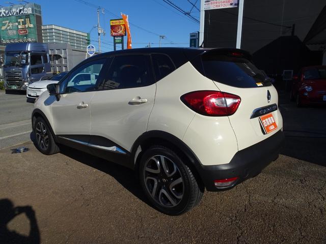 キャプチャー インテンス　ワンオーナー　プッシュスタート　カードキー　メモリナビ　フルセグＴＶ　Ｂｌｕｅｔｏｏｔｈ　ＣＤ・ＤＶＤ再生　バックカメラ　ＥＴＣ　オートクルーズ　スペアキー　バックソナー　１７インチＡＷ（9枚目）