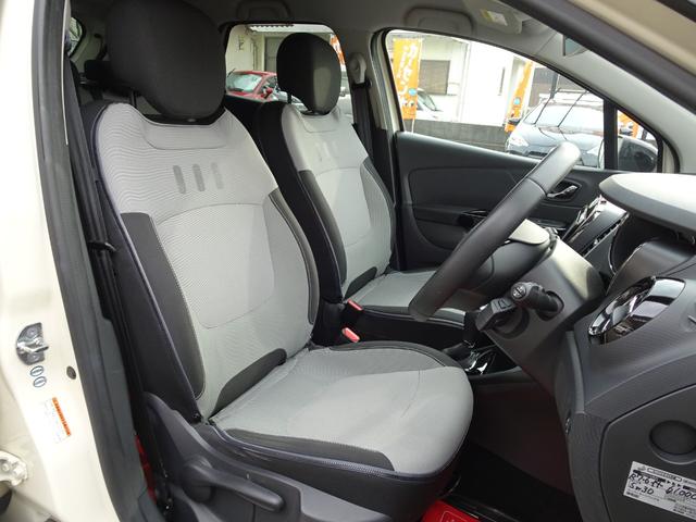 キャプチャー インテンス　ワンオーナー　プッシュスタート　カードキー　メモリナビ　フルセグＴＶ　Ｂｌｕｅｔｏｏｔｈ　ＣＤ・ＤＶＤ再生　バックカメラ　ＥＴＣ　オートクルーズ　スペアキー　バックソナー　１７インチＡＷ（13枚目）