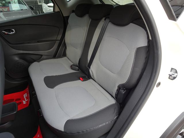 キャプチャー インテンス　ワンオーナー　プッシュスタート　カードキー　メモリナビ　フルセグＴＶ　Ｂｌｕｅｔｏｏｔｈ　ＣＤ・ＤＶＤ再生　バックカメラ　ＥＴＣ　オートクルーズ　スペアキー　バックソナー　１７インチＡＷ（16枚目）