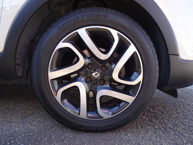 キャプチャー インテンス　ワンオーナー　プッシュスタート　カードキー　メモリナビ　フルセグＴＶ　Ｂｌｕｅｔｏｏｔｈ　ＣＤ・ＤＶＤ再生　バックカメラ　ＥＴＣ　オートクルーズ　スペアキー　バックソナー　１７インチＡＷ（39枚目）