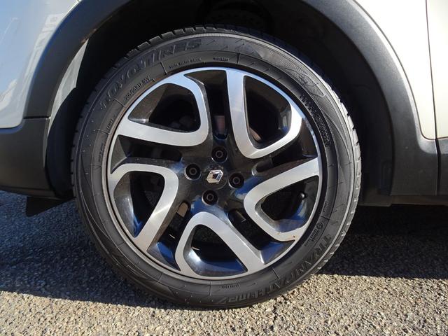 キャプチャー インテンス　ワンオーナー　プッシュスタート　カードキー　メモリナビ　フルセグＴＶ　Ｂｌｕｅｔｏｏｔｈ　ＣＤ・ＤＶＤ再生　バックカメラ　ＥＴＣ　オートクルーズ　スペアキー　バックソナー　１７インチＡＷ（40枚目）