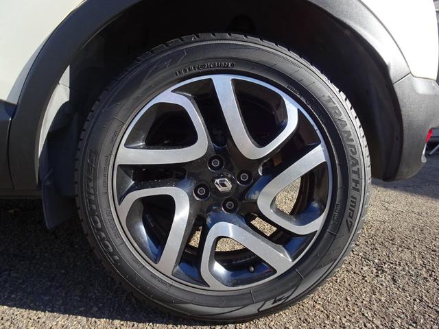 キャプチャー インテンス　ワンオーナー　プッシュスタート　カードキー　メモリナビ　フルセグＴＶ　Ｂｌｕｅｔｏｏｔｈ　ＣＤ・ＤＶＤ再生　バックカメラ　ＥＴＣ　オートクルーズ　スペアキー　バックソナー　１７インチＡＷ（41枚目）