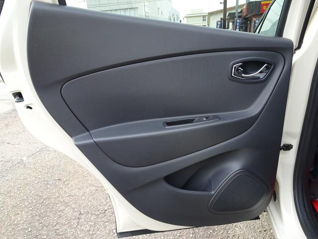 キャプチャー インテンス　ワンオーナー　プッシュスタート　カードキー　メモリナビ　フルセグＴＶ　Ｂｌｕｅｔｏｏｔｈ　ＣＤ・ＤＶＤ再生　バックカメラ　ＥＴＣ　オートクルーズ　スペアキー　バックソナー　１７インチＡＷ（60枚目）