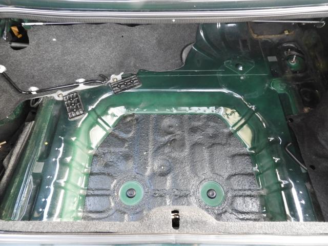 ユーノスロードスター スペシャルパッケージ 5速マニュアル ガラススクリーンソフトトップ 社外15インチAW テイン車高調サス(31枚目)