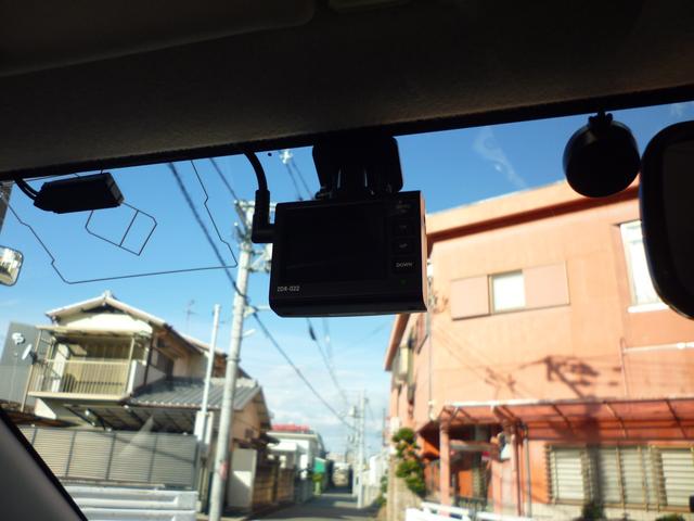 �t�����g�����ł����A�h���C�u���R�[�_�[���t���Ă���܂��I