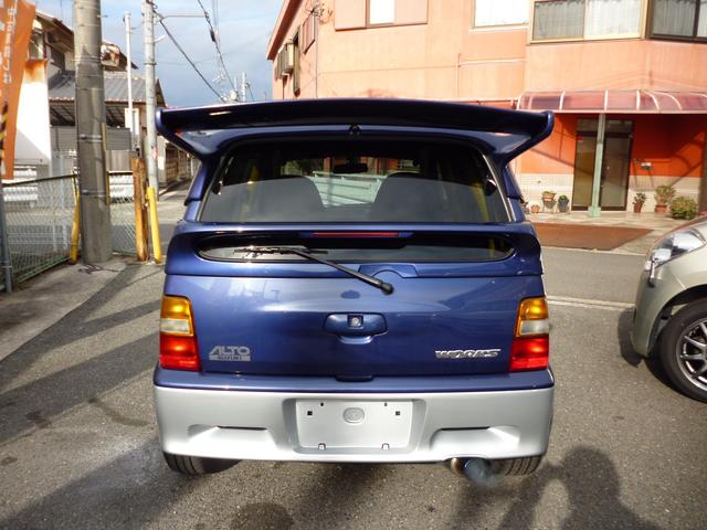 アルトワークス ＲＳ／Ｚ　ＲＡＹＳ１４インチアルミホイール　ストリートライド車高調　柿本改マフラー　ロールバー　社外リアスポイラー　メッシュブレーキホース　ＭＯＭＯステアリング　ブースト計　ＨＫＳエアクリ　ＬＥＤライト（8枚目）