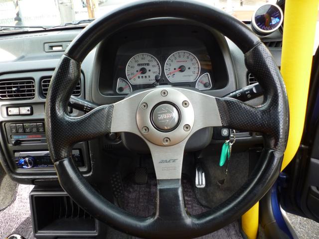 アルトワークス ＲＳ／Ｚ　ＲＡＹＳ１４インチアルミホイール　ストリートライド車高調　柿本改マフラー　ロールバー　社外リアスポイラー　メッシュブレーキホース　ＭＯＭＯステアリング　ブースト計　ＨＫＳエアクリ　ＬＥＤライト（33枚目）