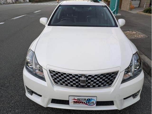 クラウン アスリート　ワンオーナー車　純正本革ブラックシート　サンルーフ　シートヒーター　シートエアコン　バックカメラ　電動パワーシート　タイヤ（ＲＥＧＮＯ　ＧＲ－ＸＩＩ　１８インチ）スペアキー　ＥＴＣ　ショック新品交換（2枚目）