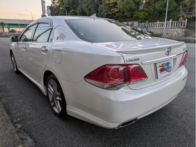 クラウン アスリート　ワンオーナー車　純正本革ブラックシート　サンルーフ　シートヒーター　シートエアコン　バックカメラ　電動パワーシート　タイヤ（ＲＥＧＮＯ　ＧＲ－ＸＩＩ　１８インチ）スペアキー　ＥＴＣ　ショック新品交換（7枚目）