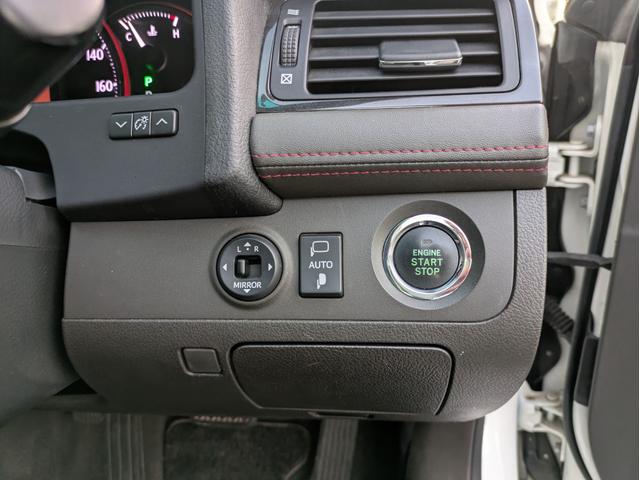 クラウン アスリート　ワンオーナー車　純正本革ブラックシート　サンルーフ　シートヒーター　シートエアコン　バックカメラ　電動パワーシート　タイヤ（ＲＥＧＮＯ　ＧＲ－ＸＩＩ　１８インチ）スペアキー　ＥＴＣ　ショック新品交換（15枚目）