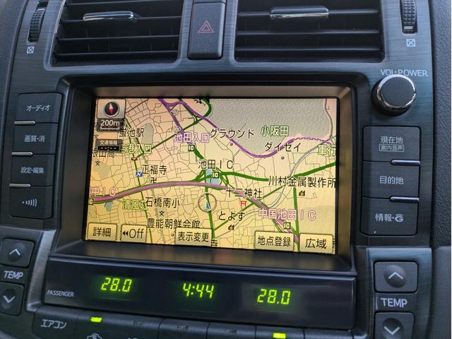 クラウン アスリート　ワンオーナー車　純正本革ブラックシート　サンルーフ　シートヒーター　シートエアコン　バックカメラ　電動パワーシート　タイヤ（ＲＥＧＮＯ　ＧＲ－ＸＩＩ　１８インチ）スペアキー　ＥＴＣ　ショック新品交換（18枚目）