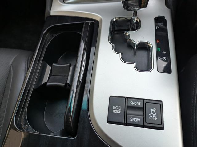 クラウン アスリート　ワンオーナー車　純正本革ブラックシート　サンルーフ　シートヒーター　シートエアコン　バックカメラ　電動パワーシート　タイヤ（ＲＥＧＮＯ　ＧＲ－ＸＩＩ　１８インチ）スペアキー　ＥＴＣ　ショック新品交換（21枚目）