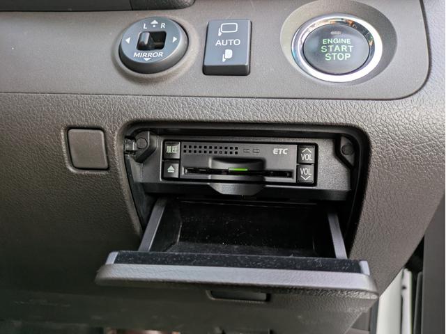 クラウン アスリート　ワンオーナー車　純正本革ブラックシート　サンルーフ　シートヒーター　シートエアコン　バックカメラ　電動パワーシート　タイヤ（ＲＥＧＮＯ　ＧＲ－ＸＩＩ　１８インチ）スペアキー　ＥＴＣ　ショック新品交換（26枚目）