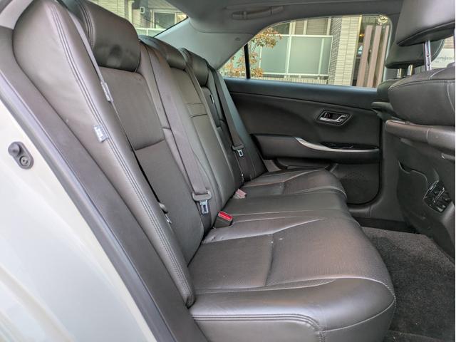 クラウン アスリート　ワンオーナー車　純正本革ブラックシート　サンルーフ　シートヒーター　シートエアコン　バックカメラ　電動パワーシート　タイヤ（ＲＥＧＮＯ　ＧＲ－ＸＩＩ　１８インチ）スペアキー　ＥＴＣ　ショック新品交換（30枚目）