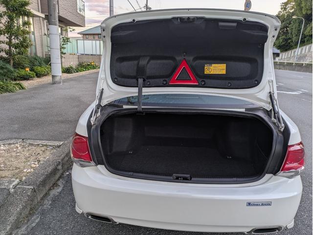 クラウン アスリート　ワンオーナー車　純正本革ブラックシート　サンルーフ　シートヒーター　シートエアコン　バックカメラ　電動パワーシート　タイヤ（ＲＥＧＮＯ　ＧＲ－ＸＩＩ　１８インチ）スペアキー　ＥＴＣ　ショック新品交換（35枚目）
