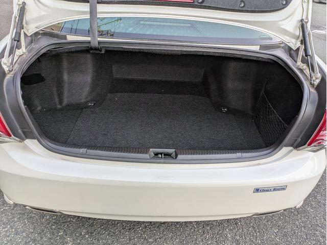 クラウン アスリート　ワンオーナー車　純正本革ブラックシート　サンルーフ　シートヒーター　シートエアコン　バックカメラ　電動パワーシート　タイヤ（ＲＥＧＮＯ　ＧＲ－ＸＩＩ　１８インチ）スペアキー　ＥＴＣ　ショック新品交換（39枚目）