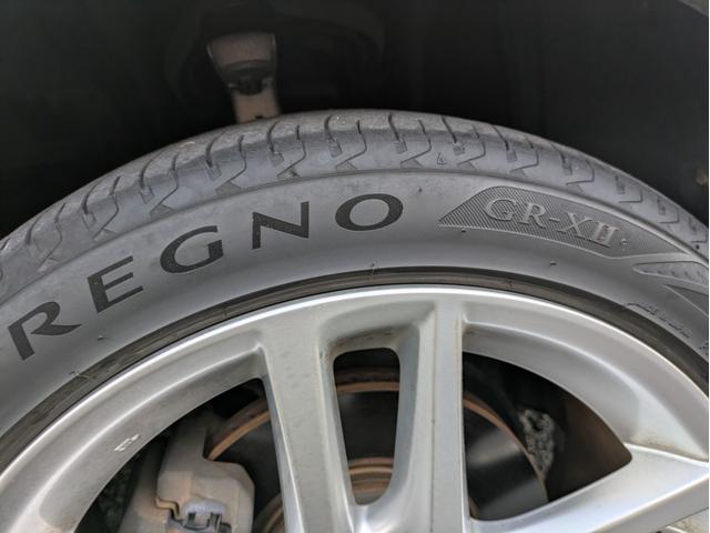 クラウン アスリート　ワンオーナー車　純正本革ブラックシート　サンルーフ　シートヒーター　シートエアコン　バックカメラ　電動パワーシート　タイヤ（ＲＥＧＮＯ　ＧＲ－ＸＩＩ　１８インチ）スペアキー　ＥＴＣ　ショック新品交換（40枚目）