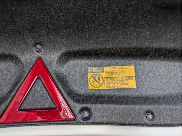 クラウン アスリート　ワンオーナー車　純正本革ブラックシート　サンルーフ　シートヒーター　シートエアコン　バックカメラ　電動パワーシート　タイヤ（ＲＥＧＮＯ　ＧＲ－ＸＩＩ　１８インチ）スペアキー　ＥＴＣ　ショック新品交換（44枚目）