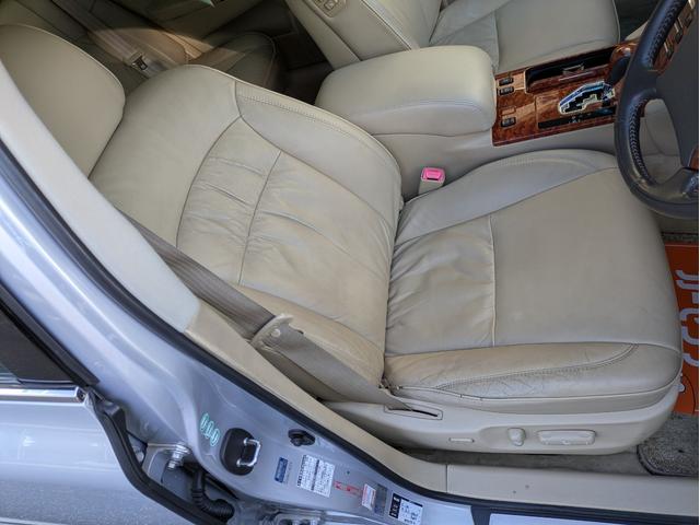 クラウン ロイヤルサルーンG マルチ純正ナビ 純正本革ベージュシート ヘッドアップディスプレイ シートヒーター パワーシート 純正サンシェード バックカメラ ETC クルーズコントロール(11枚目)