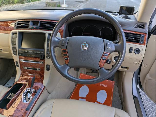 クラウン ロイヤルサルーンG マルチ純正ナビ 純正本革ベージュシート ヘッドアップディスプレイ シートヒーター パワーシート 純正サンシェード バックカメラ ETC クルーズコントロール(13枚目)