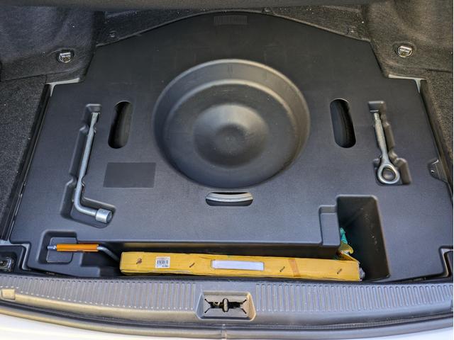 クラウン ロイヤルサルーンG マルチ純正ナビ 純正本革ベージュシート ヘッドアップディスプレイ シートヒーター パワーシート 純正サンシェード バックカメラ ETC クルーズコントロール(26枚目)