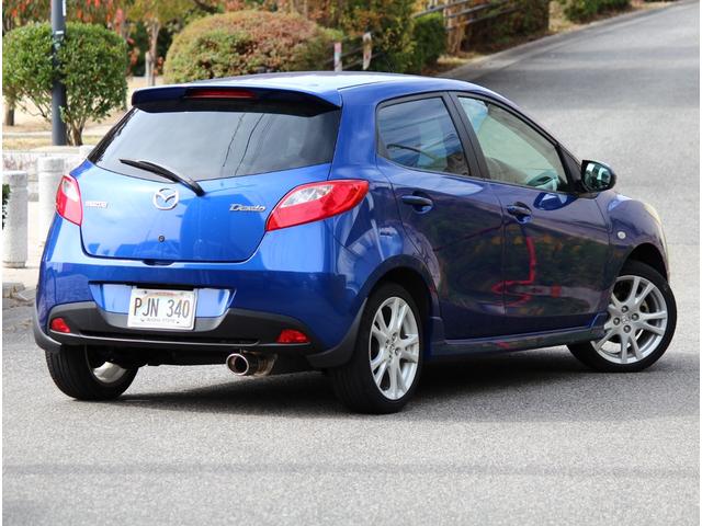 デミオ スポルト　５速マニュアル　禁煙車　オートエグゼマフラー　オートエグゼＤ型革巻ステアリング　マツダディーラー点検　バッテリー新品　ケンウッドドラレコ　ナビ　フルセグテレビ　ＥＴＣ　オートエアコン　キーレス（8枚目）