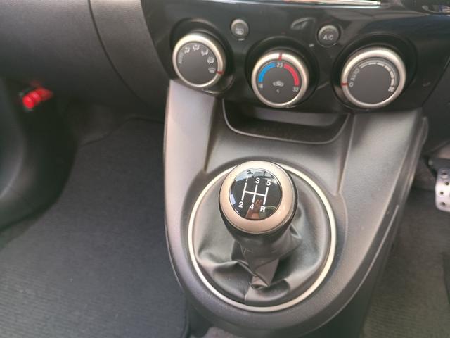 デミオ スポルト　５速マニュアル　禁煙車　オートエグゼマフラー　オートエグゼＤ型革巻ステアリング　マツダディーラー点検　バッテリー新品　ケンウッドドラレコ　ナビ　フルセグテレビ　ＥＴＣ　オートエアコン　キーレス（14枚目）