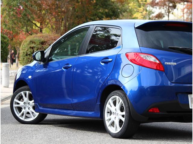 デミオ スポルト　５速マニュアル　禁煙車　オートエグゼマフラー　オートエグゼＤ型革巻ステアリング　マツダディーラー点検　バッテリー新品　ケンウッドドラレコ　ナビ　フルセグテレビ　ＥＴＣ　オートエアコン　キーレス（27枚目）