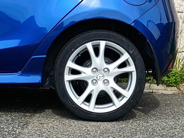 デミオ スポルト　５速マニュアル　禁煙車　オートエグゼマフラー　オートエグゼＤ型革巻ステアリング　マツダディーラー点検　バッテリー新品　ケンウッドドラレコ　ナビ　フルセグテレビ　ＥＴＣ　オートエアコン　キーレス（35枚目）