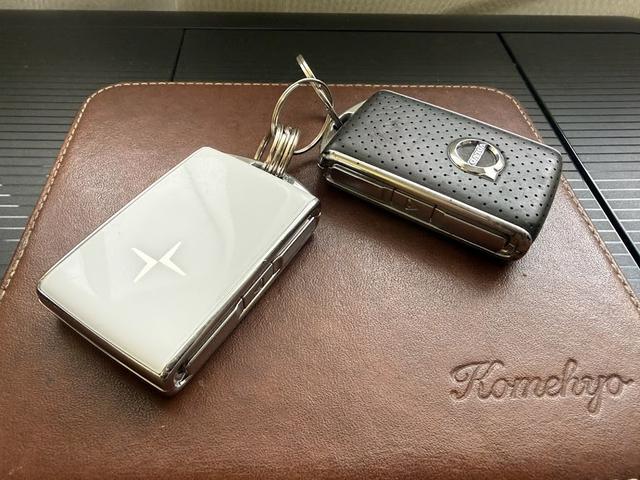 ＸＣ９０ Ｔ６　ＡＷＤ　Ｒデザイン　ポールスターパフォーマンス　パノラマルーフ　３６０度カメラ　パワーテールゲート　２１インチＷＯＲＫアルミ　前後ドラレコ　黒革＆シートヒーター　パドルシフト　ＬＥＤライト　ＥＴＣ　スマートキー２個（12枚目）