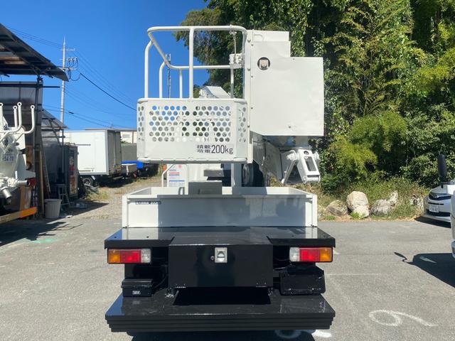 デュトロ １２ｍ高所作業車　ブーム後方格納　バケット２００Ｋｇ　タダノＡＴ－１２１ＴＲ　作業床高１２．１ｍ　ジャッキ及びブーム自動格納張出　アワメーター２９３０Ｈ　総重量６６１５Ｋｇ　ＴＫＧ－ＸＺＵ６００Ｘ（3枚目）