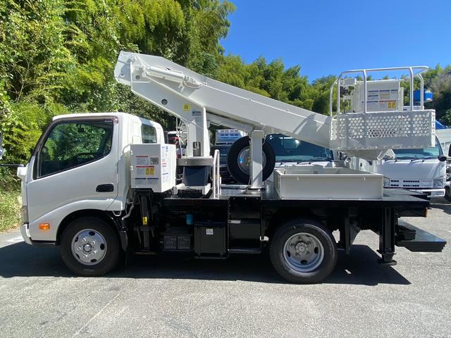 デュトロ １２ｍ高所作業車　ブーム後方格納　バケット２００Ｋｇ　タダノＡＴ－１２１ＴＲ　作業床高１２．１ｍ　ジャッキ及びブーム自動格納張出　アワメーター２９３０Ｈ　総重量６６１５Ｋｇ　ＴＫＧ－ＸＺＵ６００Ｘ（5枚目）