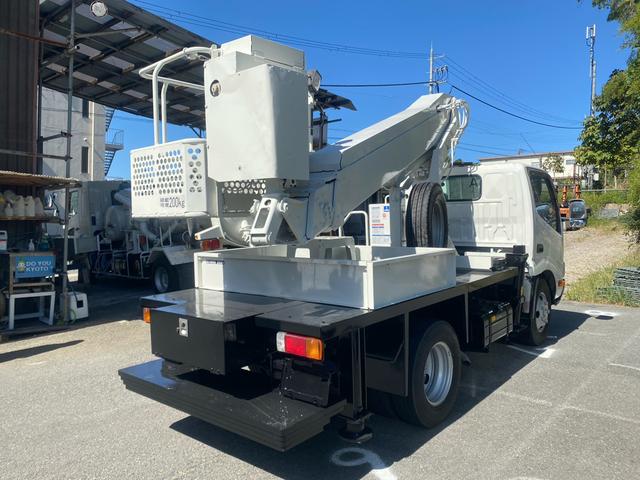 デュトロ １２ｍ高所作業車　ブーム後方格納　バケット２００Ｋｇ　タダノＡＴ－１２１ＴＲ　作業床高１２．１ｍ　ジャッキ及びブーム自動格納張出　アワメーター２９３０Ｈ　総重量６６１５Ｋｇ　ＴＫＧ－ＸＺＵ６００Ｘ（8枚目）