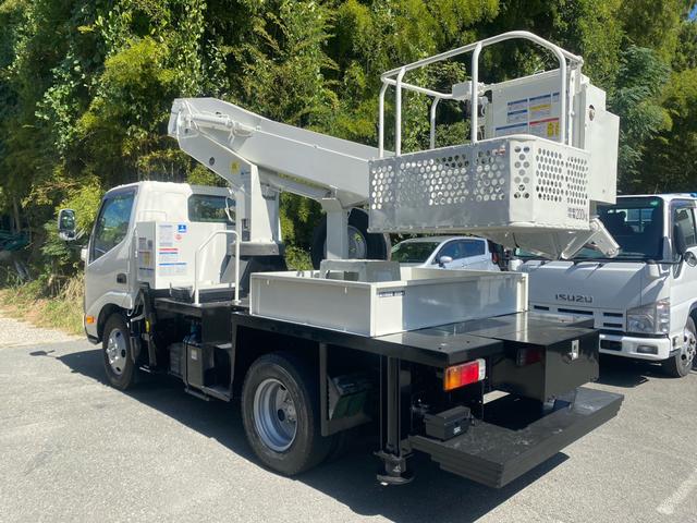 デュトロ １２ｍ高所作業車　ブーム後方格納　バケット２００Ｋｇ　タダノＡＴ－１２１ＴＲ　作業床高１２．１ｍ　ジャッキ及びブーム自動格納張出　アワメーター２９３０Ｈ　総重量６６１５Ｋｇ　ＴＫＧ－ＸＺＵ６００Ｘ（9枚目）