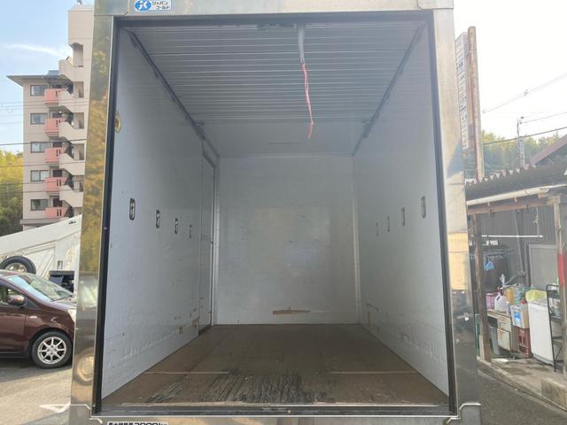 エルフトラック 2t標準セミロングアルミバン サイドドア リヤシャッタードア 総重量4805Kg 庫内両サイド埋込フック4対 バックカメラ TRG-NLR85AN(11枚目)