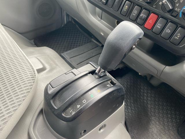 ダイナトラック 2tアルミバン 10尺 全低床 サイドドア トヨタ車体製 総重量4795Kg ラッシングレール2段 エアデフレクター プリクラッシュセーフティ TPG-XZC605(18枚目)