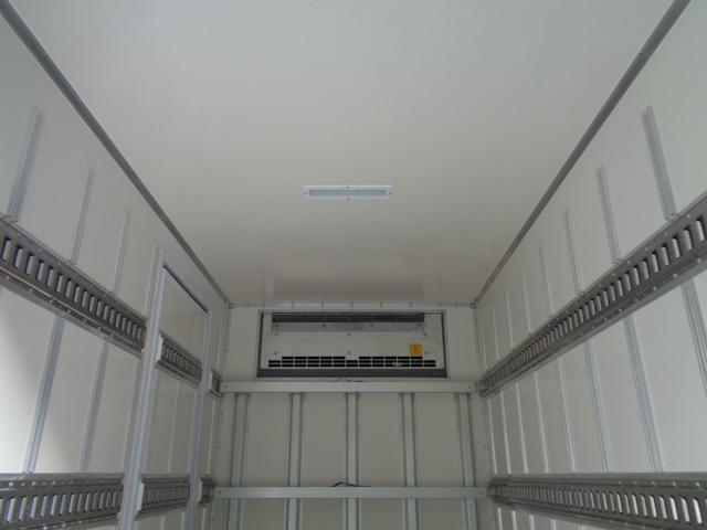 キャンター 冷蔵冷凍車 2トン積み -30度設定 冷蔵冷凍車 スタンバイ付き サイドドア ラッシング2段 バックカメラ LEDヘッドライト LEDフォグ 左電格ミラー スマートキー 衝突被害軽減ブレーキ 坂道発進補助装置(11枚目)