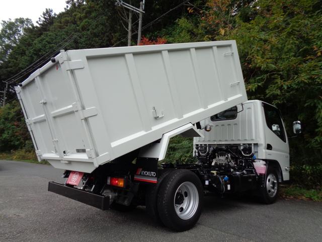 キャンター 土砂禁強化深ダンプ　３トン積み４ナンバー　液晶メーターパネル　バックカメラ　ＬＥＤヘッドライト　ＬＥＤフォグ　左電格ミラー　スマートキー２個　衝突被害軽減ブレーキ　車線逸脱警報装置　横滑り防止装置　アイドリングストップ（9枚目）