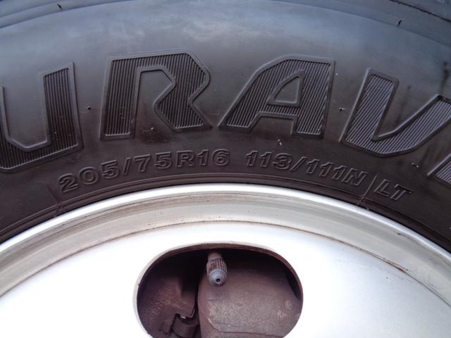 ＮＴ４５０アトラス フルスーパーローＤＸ　２トン積み４ナンバー　リアＷタイヤ　ナビＴＶ　ＥＴＣ　キーレス　左電格ミラー　フォグランプ　坂道発進補助装置　ＥＣＯモードスイッチ　アイドリングストップ　ヘッドライトレベライザー　ＩＣターボ　６速ＡＴ（28枚目）