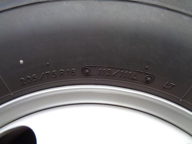 キャンター 全低床強化ダンプ　ＮＥＷモデル　３トン積み４ナンバー　バックカメラ　液晶メーターパネル　ＬＥＤヘッドライト　ＬＥＤフォグランプ　左電格ミラー　スマートキー２個　衝突被害軽減ブレーキ　車線逸脱警報装置　横滑り防止装置（29枚目）