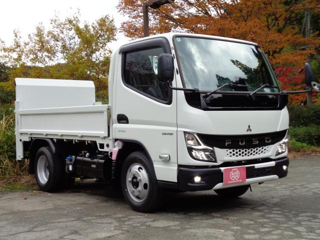 キャンター 垂直パワーゲート付き高床平ボディ　ＮＥＷモデル　３トン積４ＮＯ　バックカメラ　液晶メーターパネル　ＬＥＤヘッドライト　ＬＥＤフォグ　左電格ミラー　スマートキー　坂道発進補助装置　衝突被害軽減ブレーキ　車線逸脱警報装置　横滑り防止装置（3枚目）