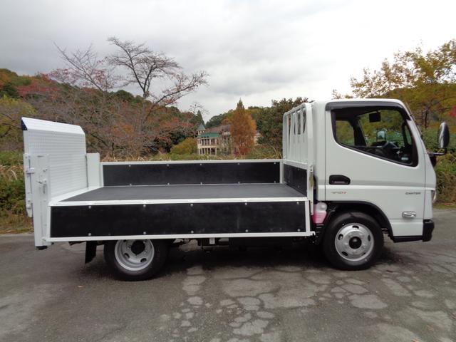 キャンター 垂直パワーゲート付き高床平ボディ　ＮＥＷモデル　３トン積４ＮＯ　バックカメラ　液晶メーターパネル　ＬＥＤヘッドライト　ＬＥＤフォグ　左電格ミラー　スマートキー　坂道発進補助装置　衝突被害軽減ブレーキ　車線逸脱警報装置　横滑り防止装置（5枚目）