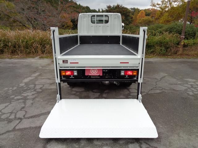 キャンター 垂直パワーゲート付き高床平ボディ　ＮＥＷモデル　３トン積４ＮＯ　バックカメラ　液晶メーターパネル　ＬＥＤヘッドライト　ＬＥＤフォグ　左電格ミラー　スマートキー　坂道発進補助装置　衝突被害軽減ブレーキ　車線逸脱警報装置　横滑り防止装置（12枚目）