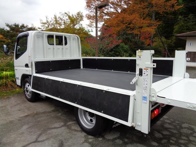 キャンター 垂直パワーゲート付き高床平ボディ　ＮＥＷモデル　３トン積４ＮＯ　バックカメラ　液晶メーターパネル　ＬＥＤヘッドライト　ＬＥＤフォグ　左電格ミラー　スマートキー　坂道発進補助装置　衝突被害軽減ブレーキ　車線逸脱警報装置　横滑り防止装置（13枚目）