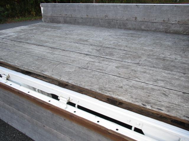 ボンゴトラック ＤＸ　ロング　シングルワイドロー　キーレス　Ｆ５速ＭＴ　３方開き　１１５０ｋｇ積み　左電動ミラー　ＷエアＢ　ＡＢＳ　マット　バイザー（17枚目）