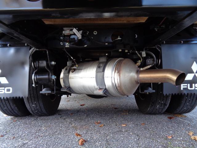 キャンター 全低床　２トン積み４ナンバー　全低床平ボディ　リアＷタイヤ　ＥＴＣ　キーレス　スペアキー　左電格ミラー　フォグランプ　坂道発進補助装置　ＥＣＯモードスイッチ　荷台床ラバー敷き　純正マット＆ドアバイザー（22枚目）