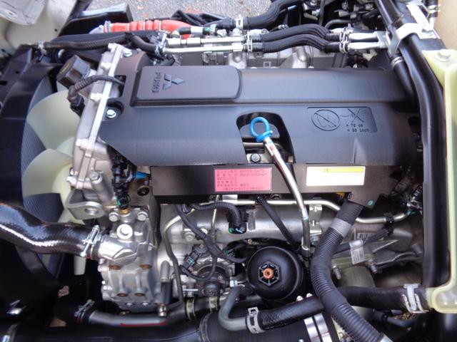 キャンター 全低床　２トン積み４ナンバー　全低床平ボディ　リアＷタイヤ　ＥＴＣ　キーレス　スペアキー　左電格ミラー　フォグランプ　坂道発進補助装置　ＥＣＯモードスイッチ　荷台床ラバー敷き　純正マット＆ドアバイザー（25枚目）