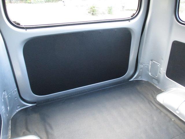 タウンエースバン ＤＸ　純正ＳＤナビＴＶ・Ｒカメラ　５人乗り　７５０ｋｇ積み　集中ロック　ＷエアＢ・ＡＢＳ　マット　バイザー（32枚目）